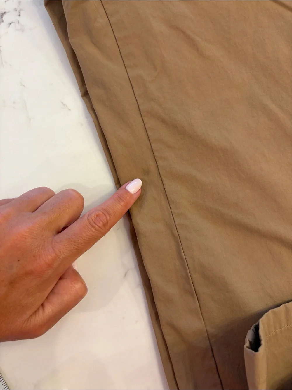 Vineyard Vines Men's Performance Chinos in Light Khaki